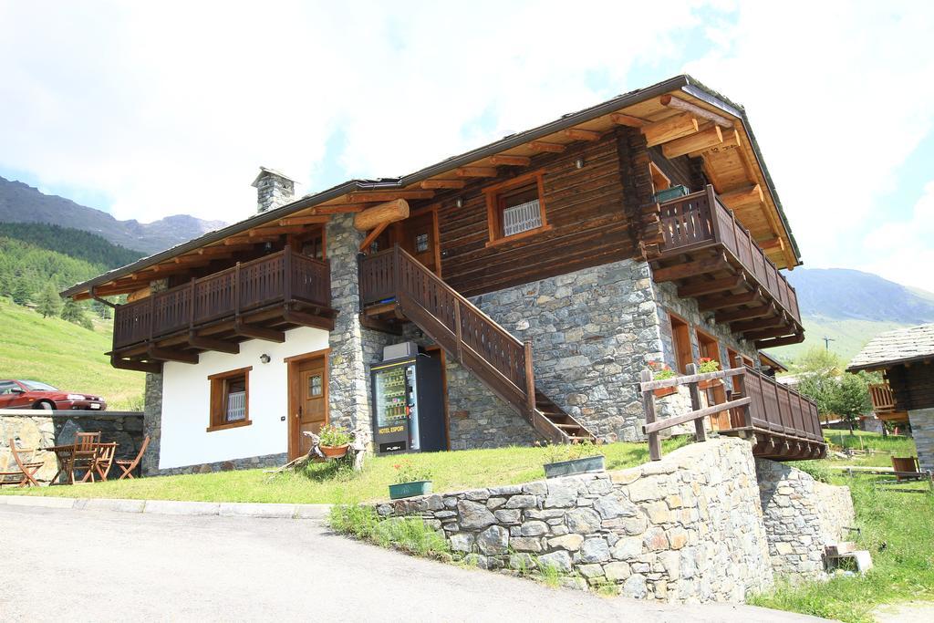 Residence Trompe-L'oeil Champoluc Exterior foto