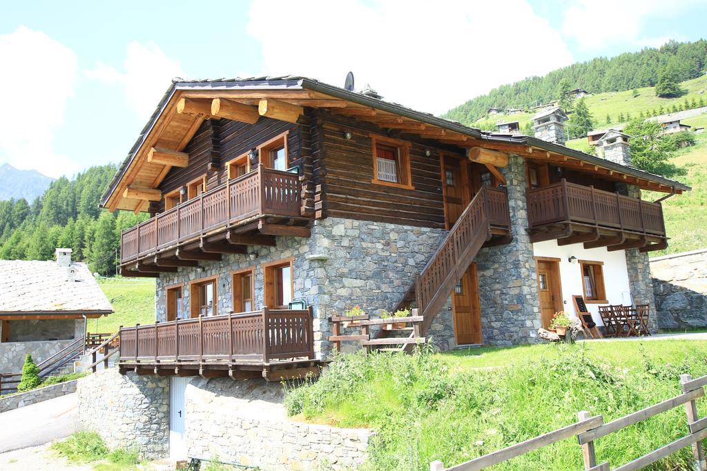 Residence Trompe-L'oeil Champoluc Exterior foto